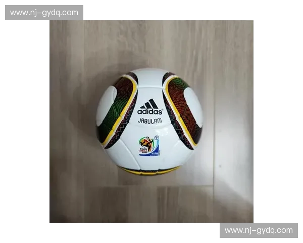 南特足球俱乐部的崛起之路与欧洲绿茵场上传奇荣耀的全面解析 南特足球俱乐部的崛起之路与欧洲绿茵场上传奇荣耀的全面解析